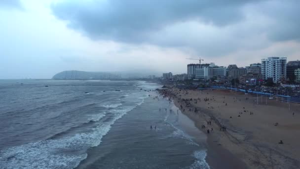 Visakhapatnam India 印度安得拉邦Vizag市Ramakrishna海滩的空中景观 — 图库视频影像