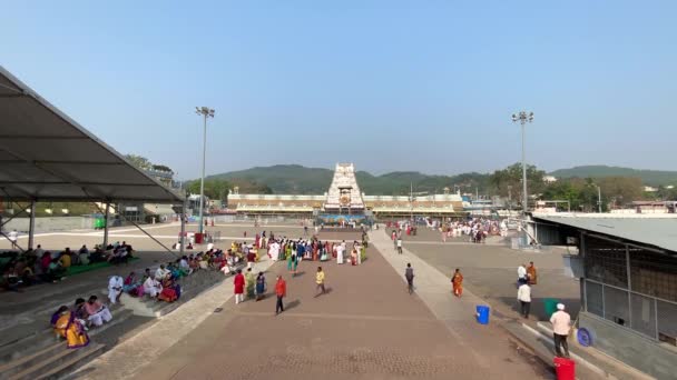 안드라 Pradesh 티라나 안드라 2022년 21일 힌두교 황혼에 티라나 발라지 — 비디오