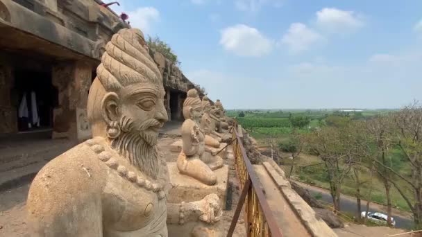 2022年3月24日印度安得拉邦Vijayawada的Undavalli洞穴 印度岩石切割建筑的一个完整例子 — 图库视频影像