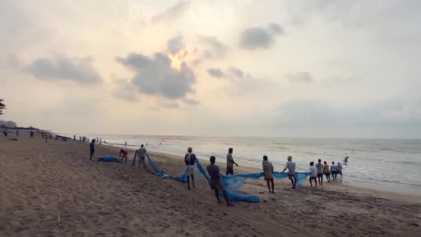 Visakhapatnam Andhra Prap Org 2022年4月1日 Ramakrishna海滩景观在Vizag市散步的人们 — 图库视频影像