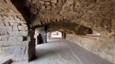 Hindistan 'ın Hyderabad kentindeki tarihi Golconda kalesi mimarisi, Kutub Şah Sultanları tarafından 11. yüzyılda inşa edilmiştir..