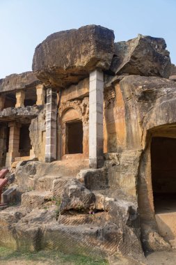 Rani Gumpha ya da kraliçenin mağarası 