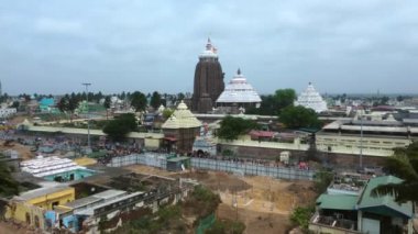 Odisha, puri, Hindistan, 4 Nisan 2022. Hindistan 'ın Orissa kentindeki Puri kıyı kasabasında Jagannath veya Lord Vishnu' ya adanmış ünlü bir Hindu tapınağı Odisha 'daki Jagannath Puri antik tapınağı..