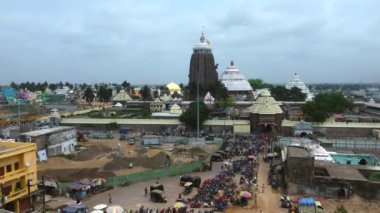 Odisha, puri, Hindistan, 4 Nisan 2022. Hindistan 'ın Orissa kentindeki Puri kıyı kasabasında Jagannath veya Lord Vishnu' ya adanmış ünlü bir Hindu tapınağı Odisha 'daki Jagannath Puri antik tapınağı..