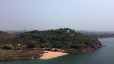 Sri Sri Sidheshwar Tapınağı Cuttack, Naraj baraj yakınlarında. Güzel Shiva tapınağı.