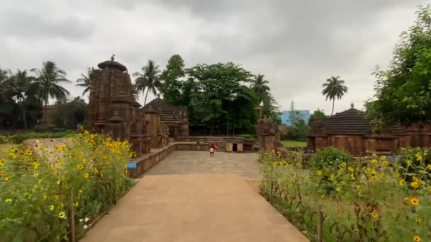 Odisha Bhubaneswar India April 2022 Muktesvara Tempel Kedar Gouri Parktempels — Stockvideo