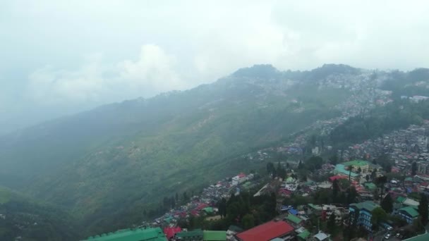 Veduta Aerea Della Città Darjeeling Sopra Pendio Una Montagna Himalaya — Video Stock