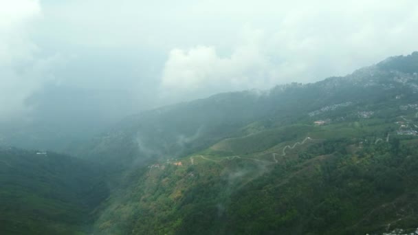 Berge Luftaufnahme Von Darjeeling Darjeeling Drohnenaufnahmen Drohnenaufnahmen Von Teegärten Indien — Stockvideo