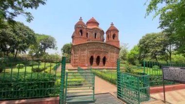 Bishnupur, Batı Bengal, Hindistan, 9 Nisan 2022 Antik Pancha Ratna Shyam Rai Tapınağının dış cephesi.