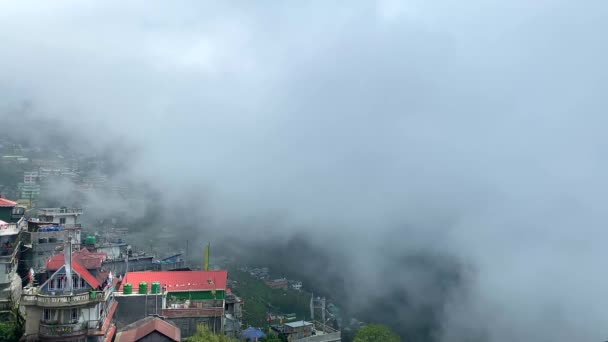 Vista Cidade Darjeeling Sobre Uma Montanha Himalaia Dia Nublado Bengala — Vídeo de Stock