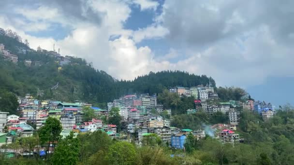 Gangtok Góry Miasta Podczas Zachodu Słońca Niesamowity Krajobraz Powietrzny Sikkim — Wideo stockowe