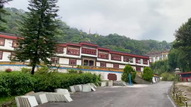 Ґанґток Сіккім Індія Квітня 2022 Монастир Ранка Або Монастир Лінґмунд — стокове відео