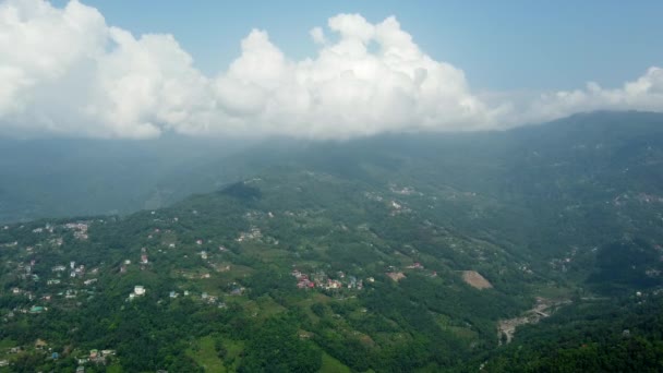 Flygfoto Över Molnigt Dag Gangtok Stad Huvudstad Sikkim Staten Norra — Stockvideo