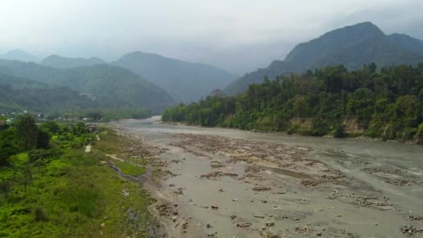 Rivière Kameng Dans Une Vallée Profonde Entourée Montagnes Himalaya Près — Video