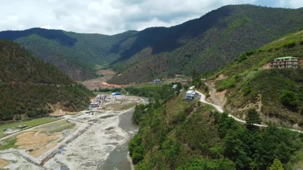 Dirang Town Deep Valley Dirang River Surrounded High Mountains Bright — Stock Video