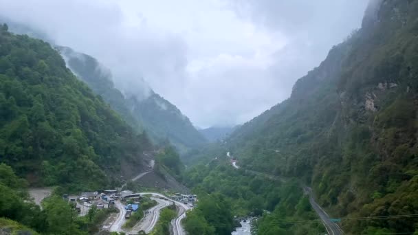 Bouře Mraky Nad Horami Města Jang Hluboko Údolí Jang Tawang — Stock video