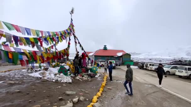 Bumla Pass Tawang Arunachal Pradesh Indien Maj 2022 Poeple Njuter — Stockvideo