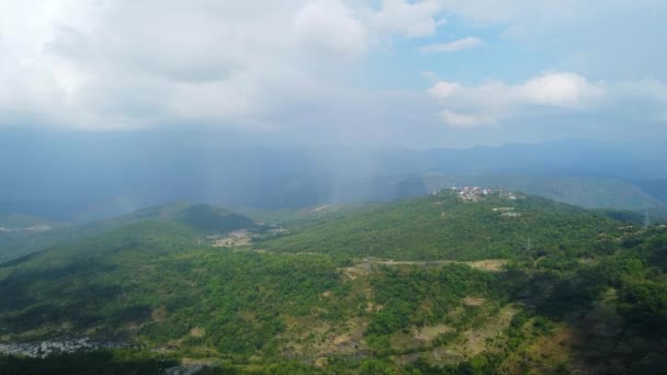 Widok Powietrza Krajobraz Miasta Budynkami Domami Wzdłuż Wzgórza Kohima Nagaland — Wideo stockowe