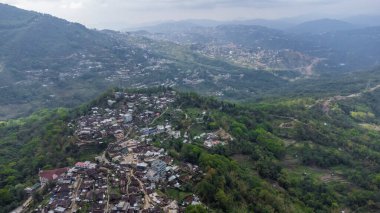 Hindistan 'daki Kohima köyünün güzel manzarası ve dağının manzarası.