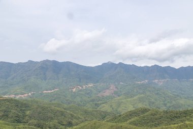 Manipur Hindistan 'ın songtal doğa görüntüsüyle sabah güneşiyle güzel dağ vadisi..