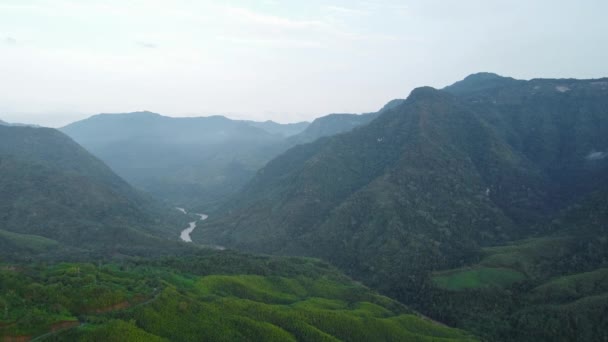 Rengpang Köyü Yakınlarındaki Nungba Daki Güzel Dağ Vadisi Nin Hava — Stok video