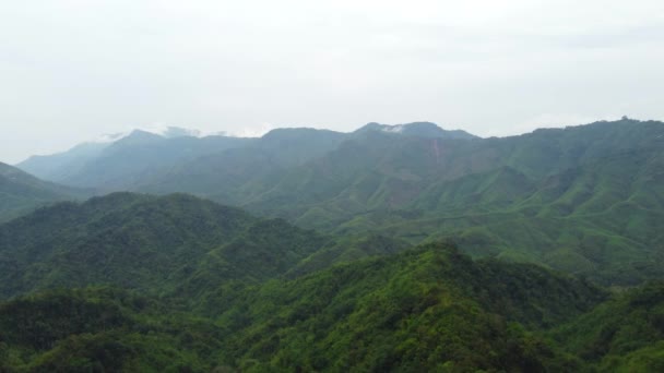 Luftaufnahme Des Schönen Gebirgstals Nungba Der Nähe Des Dorfes Rengpang — Stockvideo