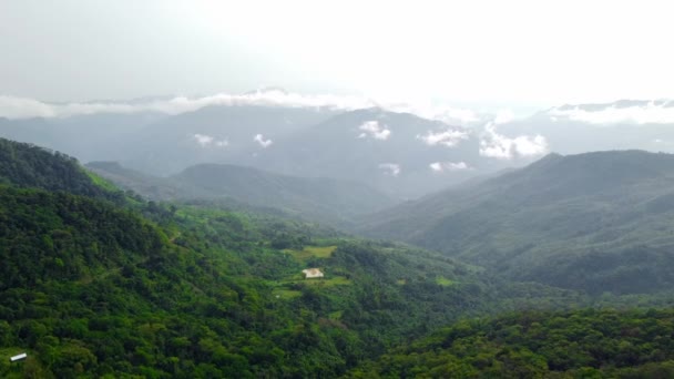 Luftaufnahme Des Schönen Bergtals Nungba Der Nähe Von Longsai Dorf — Stockvideo
