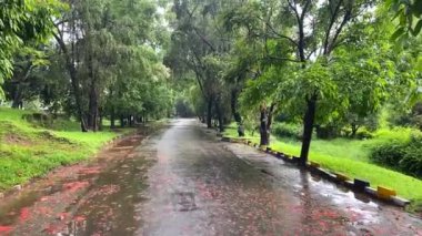 Imphal, manipur, india.14 Mayıs 2022. Turistler Kangla Kalesi ve İmphal 'deki Brindavan Chandra Tapınağı' na giden Manipur Yolu 'nun tarihi anıtını ziyaret ettiler..