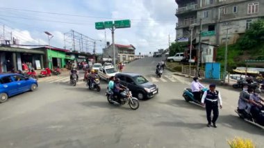 Aizawl, mizoram İndia 23 Mayıs 2022. Kuzeydoğu Hindistan 'ın Mizoram kentindeki Aizawl tepesinde işlek bir pazar caddesi zosangliana noktası.