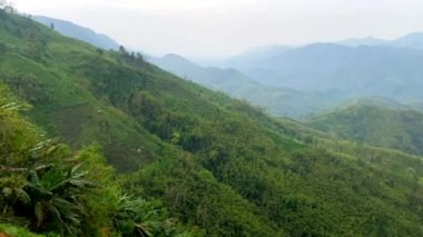Hindistan 'ın mizoram eyaletindeki Aizawl şehrinin yakınlarındaki Batı Fas' ın güzel dağları..