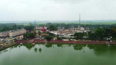Antik Udaipur şehrinde bulunan Tripura Sundari Tapınağı 'nın havadan görünüşü. 1501 Hindu tapınağı, agartala, tripura Hindistan' da Budist tarzında..