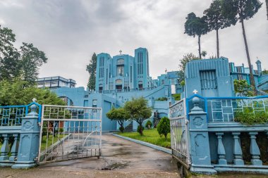 Katedral Katolik Kilisesi, Hristiyanlara yardım eden Meryem Katedrali olarak da bilinir, Hindistan 'da Shillong meghalaya' nın kalbinde yer alan güzel bir türbedir.