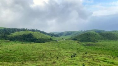 Hindistan 'daki Meghalaya Dainthlen Yolu' nun manzarası. Hindistan 'ın güzel Cherrapunji meghalaya eyaleti..