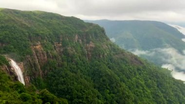 Wah-Kaba Şelalesi, Megahalaya Cherrapunji, Hindistan 'da Wah-Kaba Şelalesi' nin güzelliği..