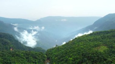 Dainthlen yakınlarındaki meghalaya cherrapunji 'nin havadan görünüşü Hindistan' a düşer. Doğu Khasi tepelerinin güzel manzara manzarası Cherrapunji mawsynram ormanı Meghalaya Hindistan 'da..