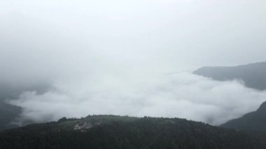 Hindistan 'daki meghalaya cherrapunji-mawsynram ormanının havadan görünüşü. Hindistan 'ın doğusundaki Khasi tepelerinin güzel dağı..