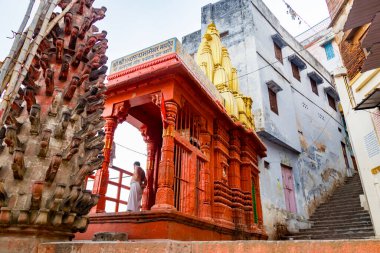 Varanasi, uttar Pradesh, Hindistan 14 Haziran 2022. Ganj nehrinin yanındaki Durga Ghat yakınındaki tapınak Uttar Pradesh Eyaleti, Kuzey Hindistan 'da yer almaktadır.
