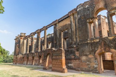 İngiliz ihtisas kompleksi, Hindistan 'ın Lucknow, uttar pradesh kentindeki ortak bir bölgede bulunan birkaç binadan oluşan bir grup..
