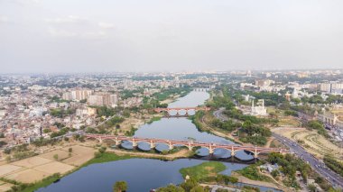  Hussainabad gölet ve saat kulesinin hava manzarası Lucknow, Luctar, Uttar Pradesh, Hindistan, Asya 'daki Ghanta Ghar Talab' da güzel bir akşam..