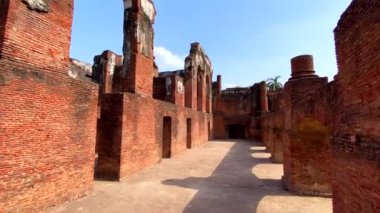 İngiliz ihtisas kompleksi, Hindistan 'ın Lucknow, uttar pradesh kentindeki ortak bir bölgede bulunan birkaç binadan oluşan bir grup..