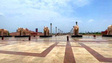  Dr. Babasaheb Ambedkar Memorial Park veya Ambedkar Memorial Park, Lucknow, Uttar Pradesh, Hindistan 'da bulunan bir parktır..