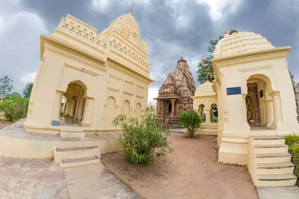 Khajuraho 'daki Bhagawan Parshwanath digambar jain mandir. Hindistan' ın Madhya Pradesh bölgesindeki Hindu ve Jain tapınakları grubu. Unesco dünya mirası alanı..