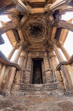 Khajuraho 'daki Chaturbhuj Tapınağı Chhatarpur Bölgesi, Madhya Pradesh, Hindistan' daki bir grup Hindu ve Jain tapınağı. Unesco dünya mirası alanı..