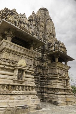 Khajuraho 'daki Mahadev Mandir Chhatarpur, Madhya Pradesh, Hindistan' daki Hindu ve Jain tapınaklarının anıtları grubu. Unesco dünya mirası alanı..