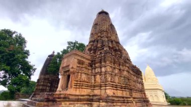Khajuraho 'daki Bhagawan Parshwanath digambar jain mandir. Hindistan' ın Madhya Pradesh bölgesindeki Hindu ve Jain tapınakları grubu. Unesco dünya mirası alanı..