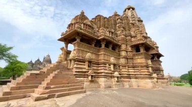 Khajuraho 'daki Vishwanath Tapınağı. Chhatarpur Bölgesi, Madhya Pradesh, Hindistan' daki Jain ve Hindu tapınakları grubu. Unesco Dünya Mirası Alanı..