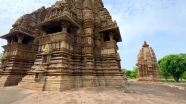 Khajuraho 'daki Vishwanath Tapınağı. Chhatarpur Bölgesi, Madhya Pradesh, Hindistan' daki Jain ve Hindu tapınakları grubu. Unesco Dünya Mirası Alanı..