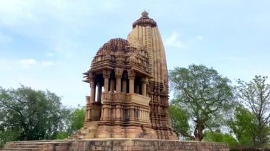 Khajuraho 'daki Chaturbhuj Tapınağı Chhatarpur Bölgesi, Madhya Pradesh, Hindistan' daki bir grup Hindu ve Jain tapınağı. Unesco dünya mirası alanı..