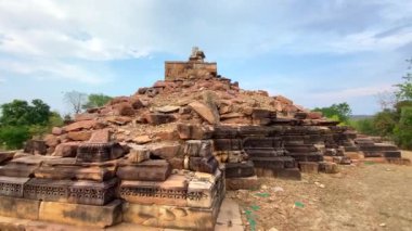 Khajuraho 'daki Beejamandal Tapınağı Harabeleri. Hindistan' ın Madhya Pradesh bölgesindeki Hindu ve Jain tapınakları grubu. Unesco dünya mirası alanı..