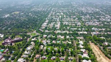 Chandigarh şehrinin havadan görünüşü ve Punjab 'da sukhna tıkınması planlanan bir Hint şehridir.. 